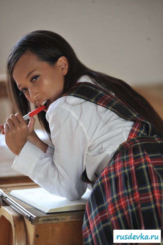 Сексуальная студентка колледжа (9 фото)