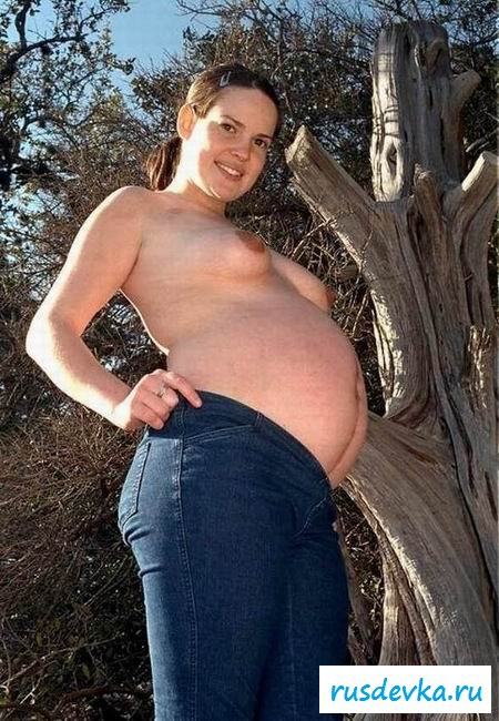 Толстая брюнеточка
