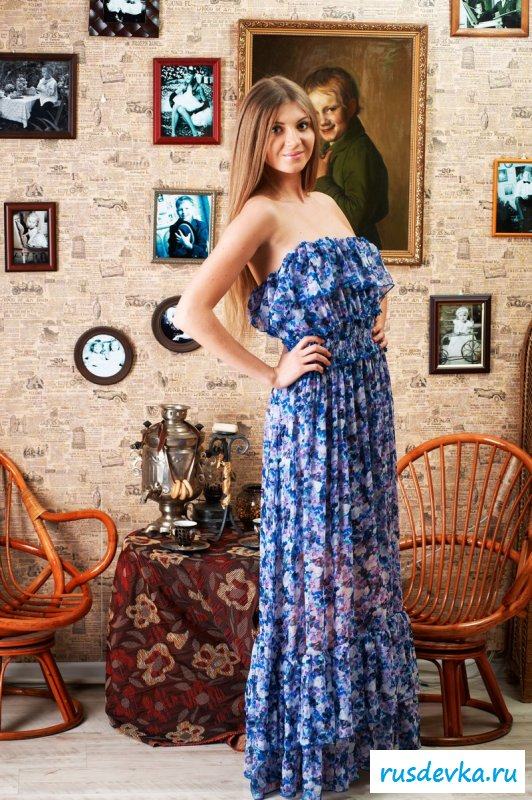 Голая и пьяная аристократка