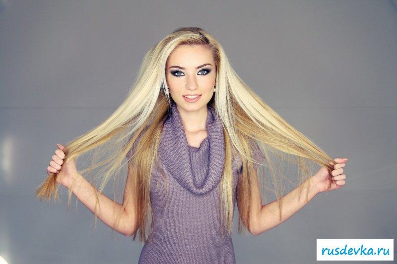 Голая блондиночка