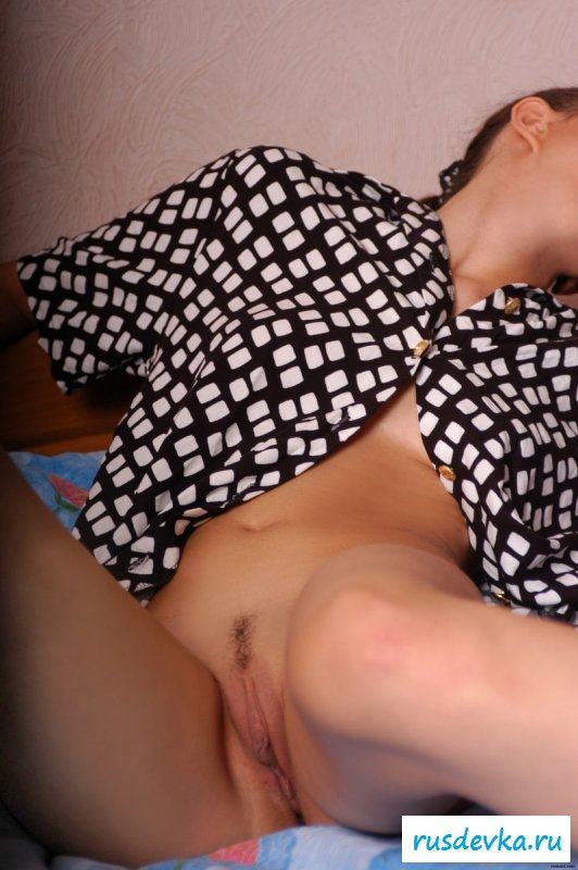 Мне нравится ее голенькая киска