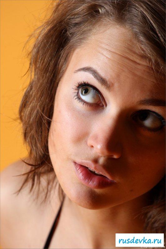 Мужчина мечты обнаженной сучки - это скульптура