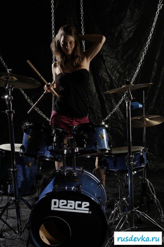 Ночная  проказница и ее голые нежные сиськи