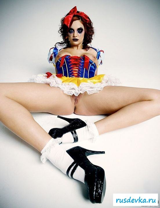 Помощница клоуна напилась 