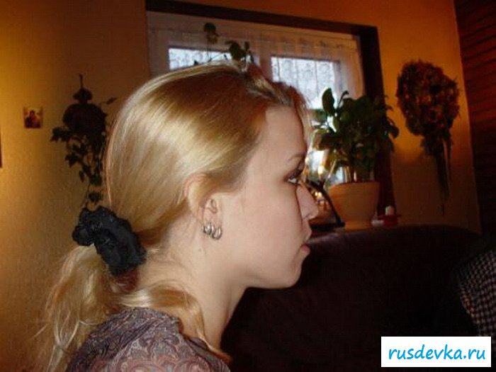 Фотки из жизни обнаженной простушки 