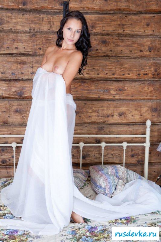 Худосочная раздетая няшечка