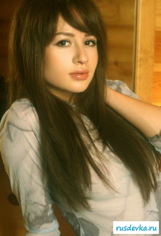 Голенькая киевлянка с красивыми губками