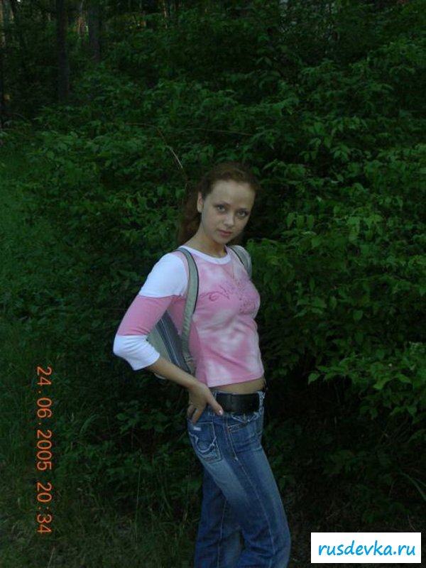 Частные фотки голой девки в апартаментах