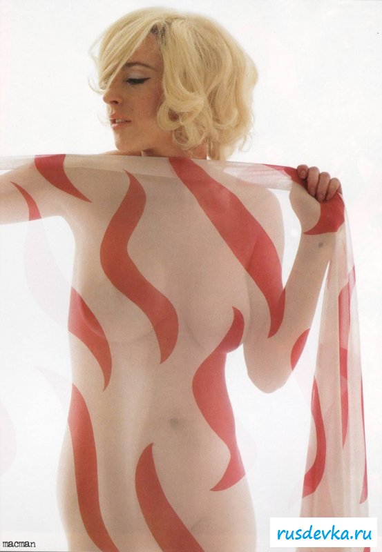 Скандально известная актриса Линдсей Лохан обнажается