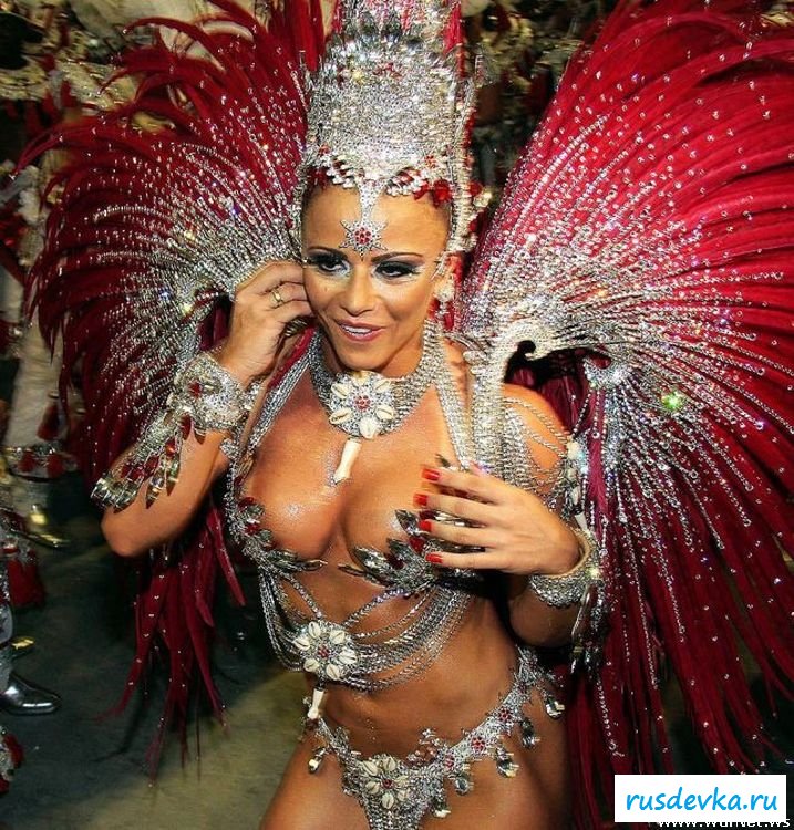 Обнажённые бразильянки в сексуальных нарядах