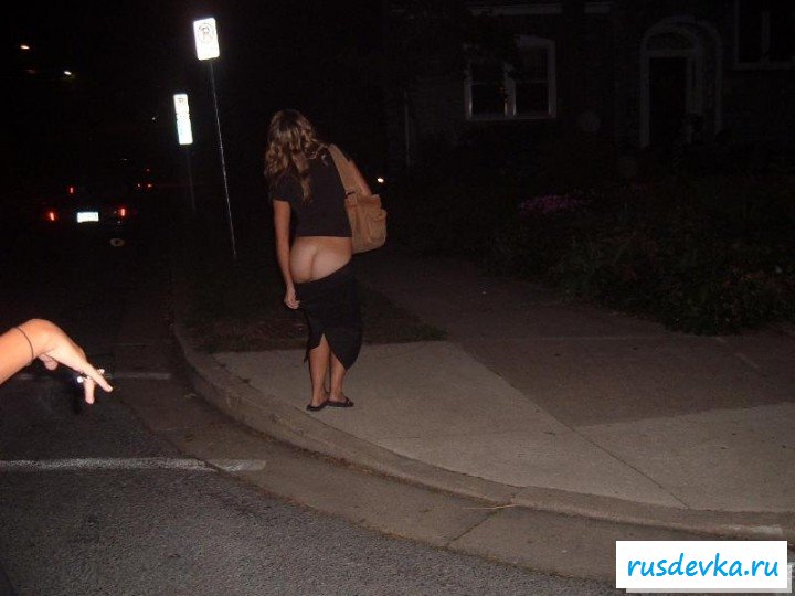 Массовый показ попок от бухих малышек