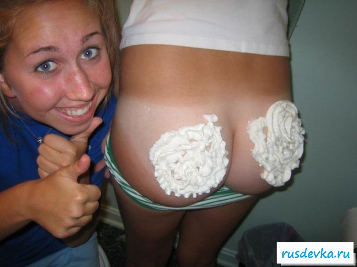 Массовый показ попок от бухих малышек