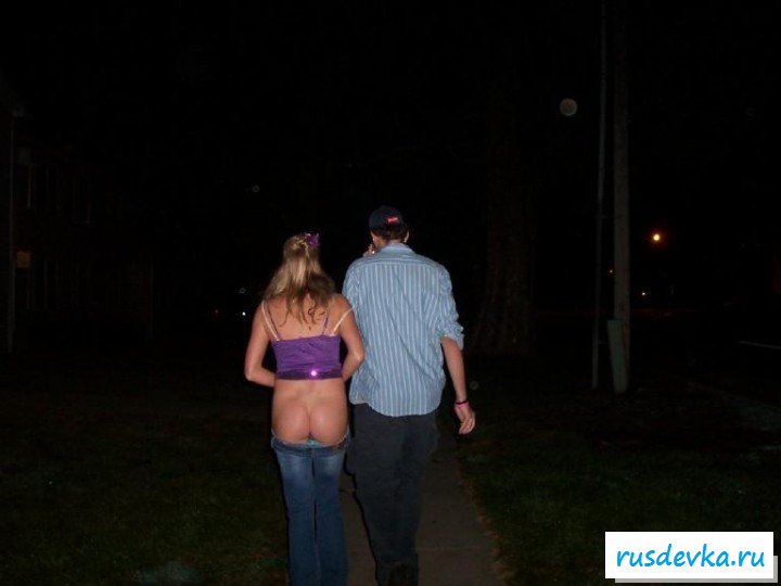 Массовый показ попок от бухих малышек