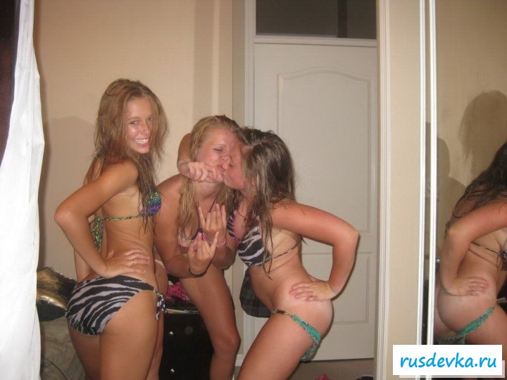  Очень красивые и сексуальные бухие подруги