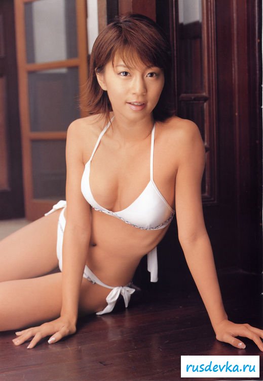 Узкоглазые сучки в эротичном белье 