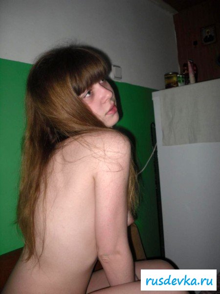 Абсолютно голая прошлая малышка