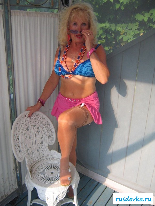 Дряблое тело ненасытной старушки