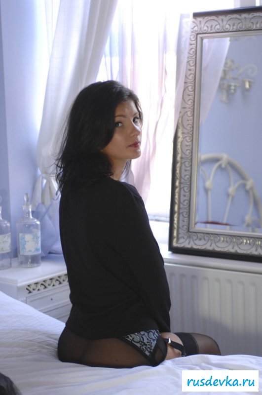 Эротические соблазны с похотливой девушкой