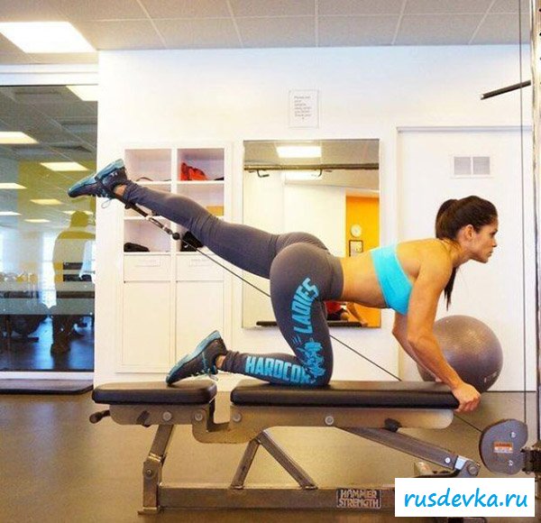 Вульгарные положения подкаченных девушек Вульгарные положения подкаченных девушек