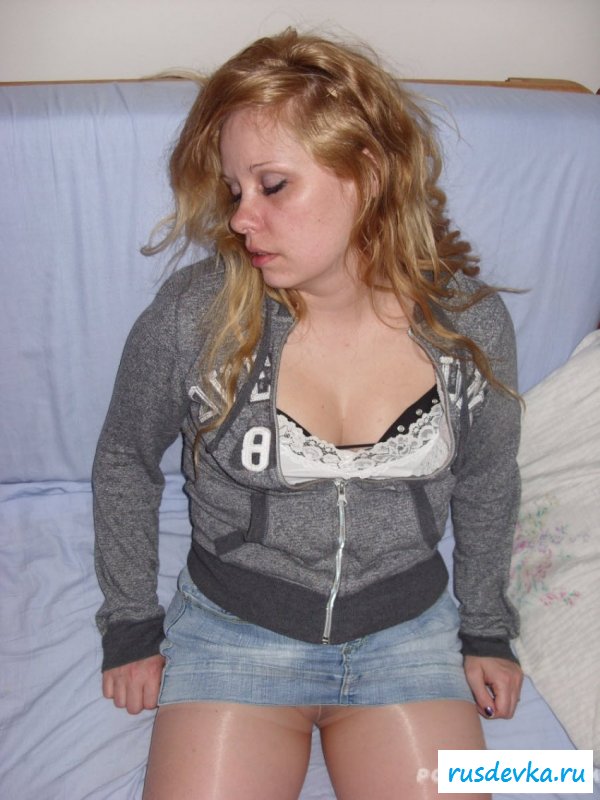 Голая пьяная женщина не в адеквате