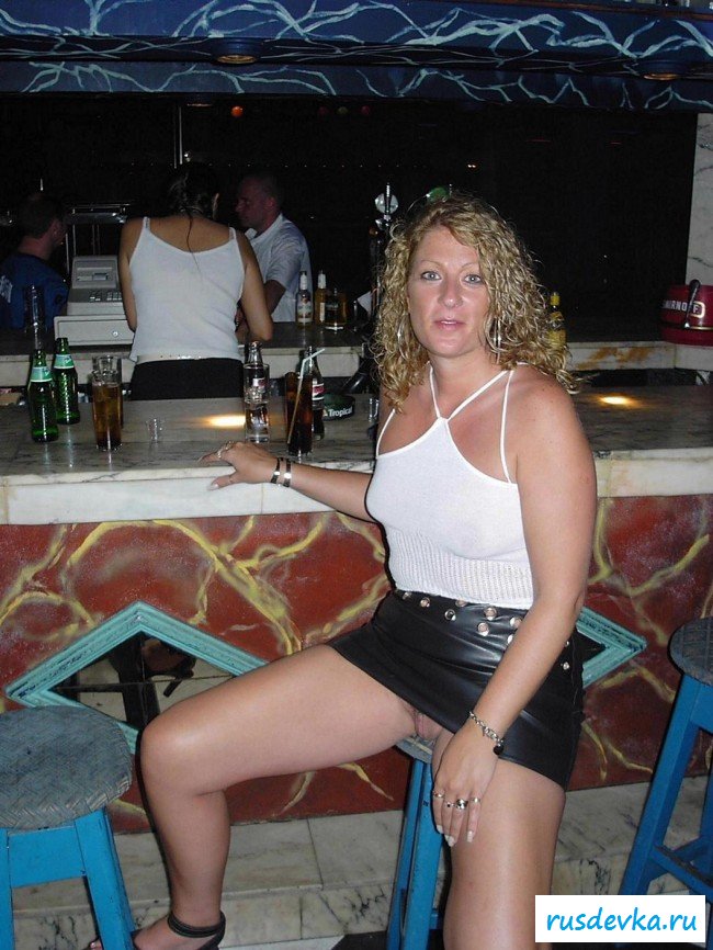 Эротический апскирт прелестных девушек