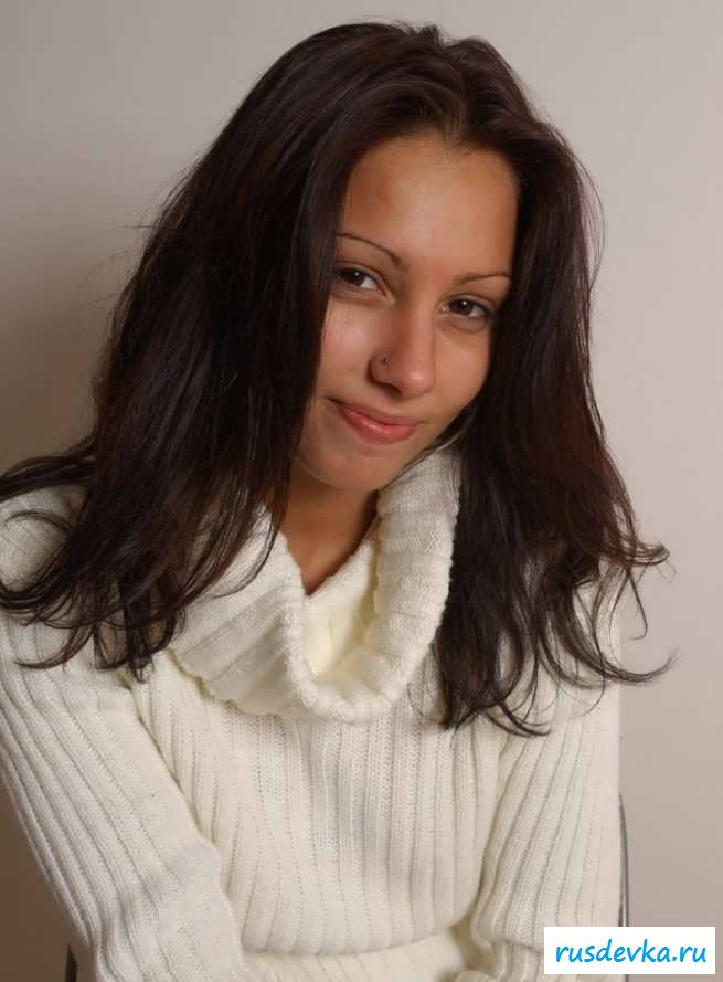 Раздетая испанка покажет прелести в студии (39 фото эротики)