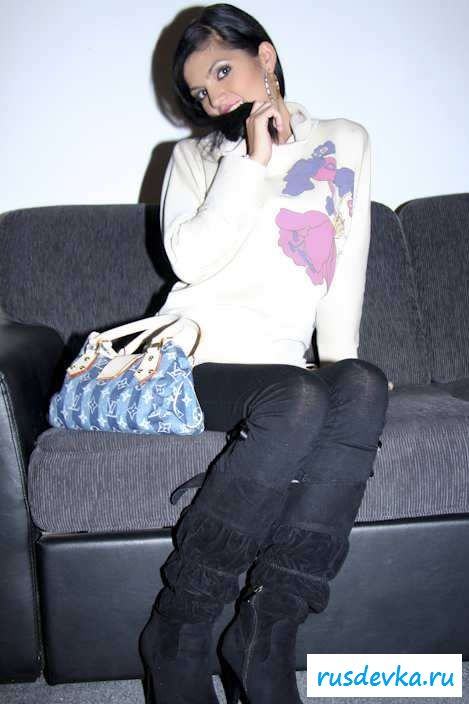 Сучная эротика девчонки с маленькой попой (30 фото)