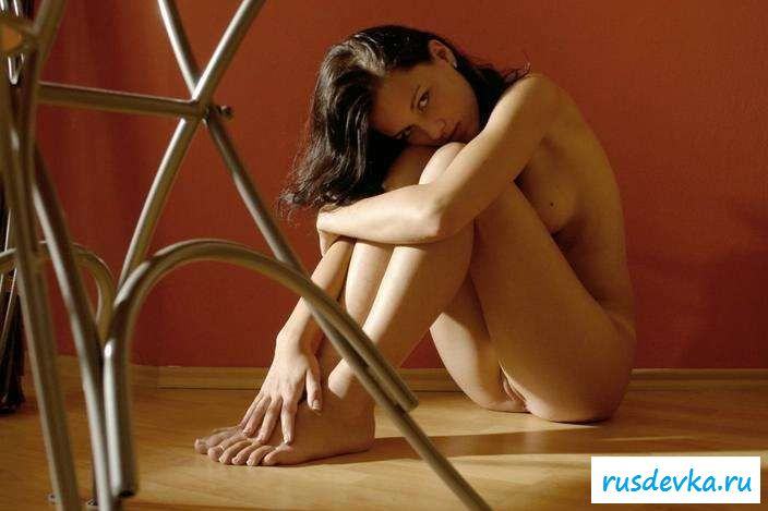 Обнаженная вкусная грудь молодой девчонки (16 фото эротики)