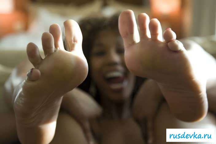 Обнаженная бразильская девушка с маленькой грудью (88 фото эротики)