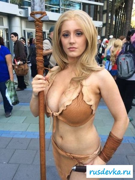 Героини с соблазнительными голыми частями тела (23 фото)