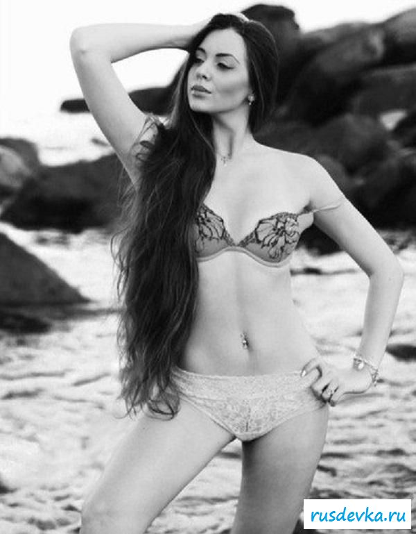 Раздетая Ольги Рапунцель засветила сиськи (18 фото)