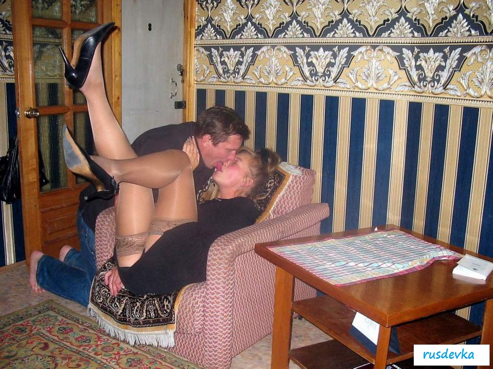 Голая жена в чулках пьяная