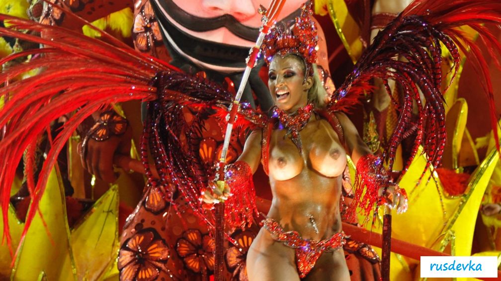Голые бразильянки на карнавале в Рио де Жанейро