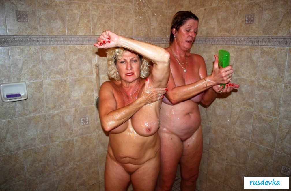 Голые зрелые бабы в бане