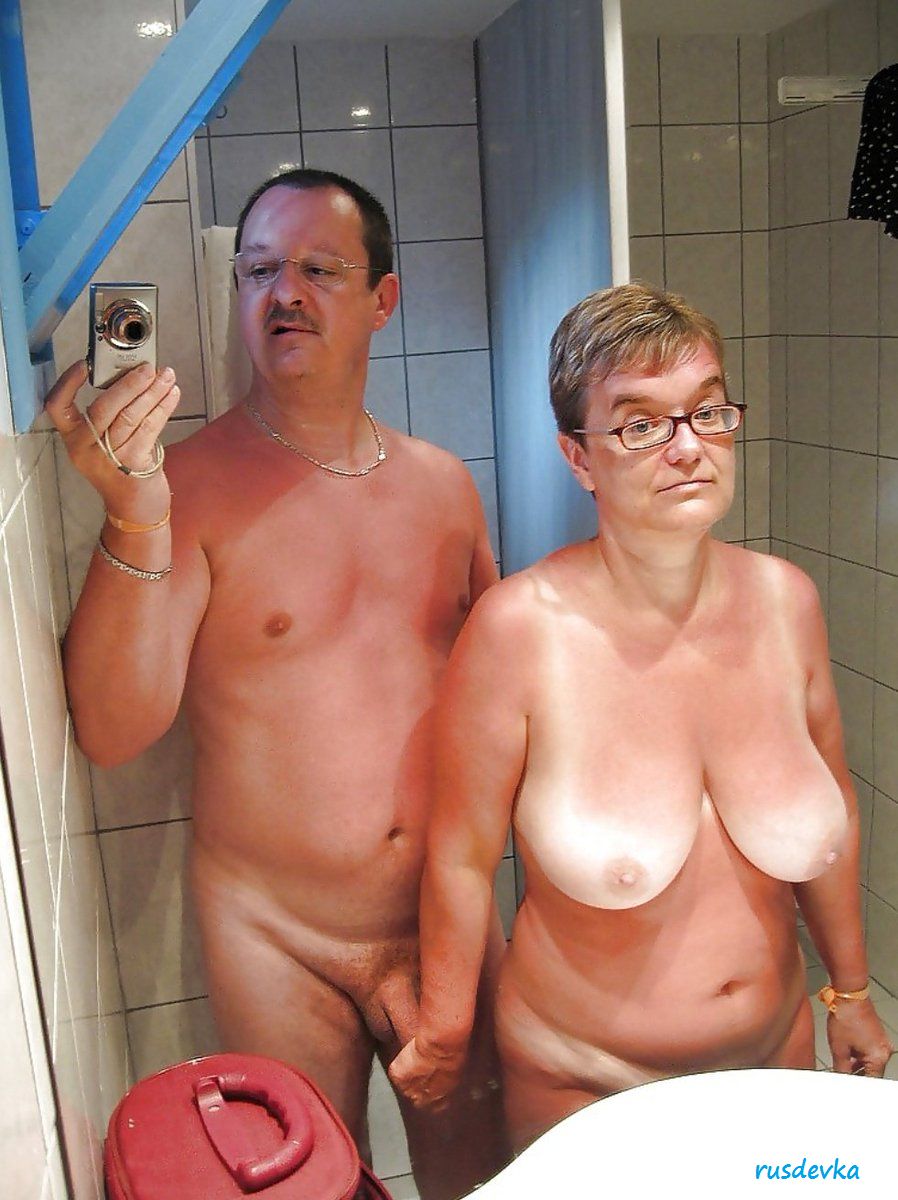 Селфи зрелых маленьких Сисек