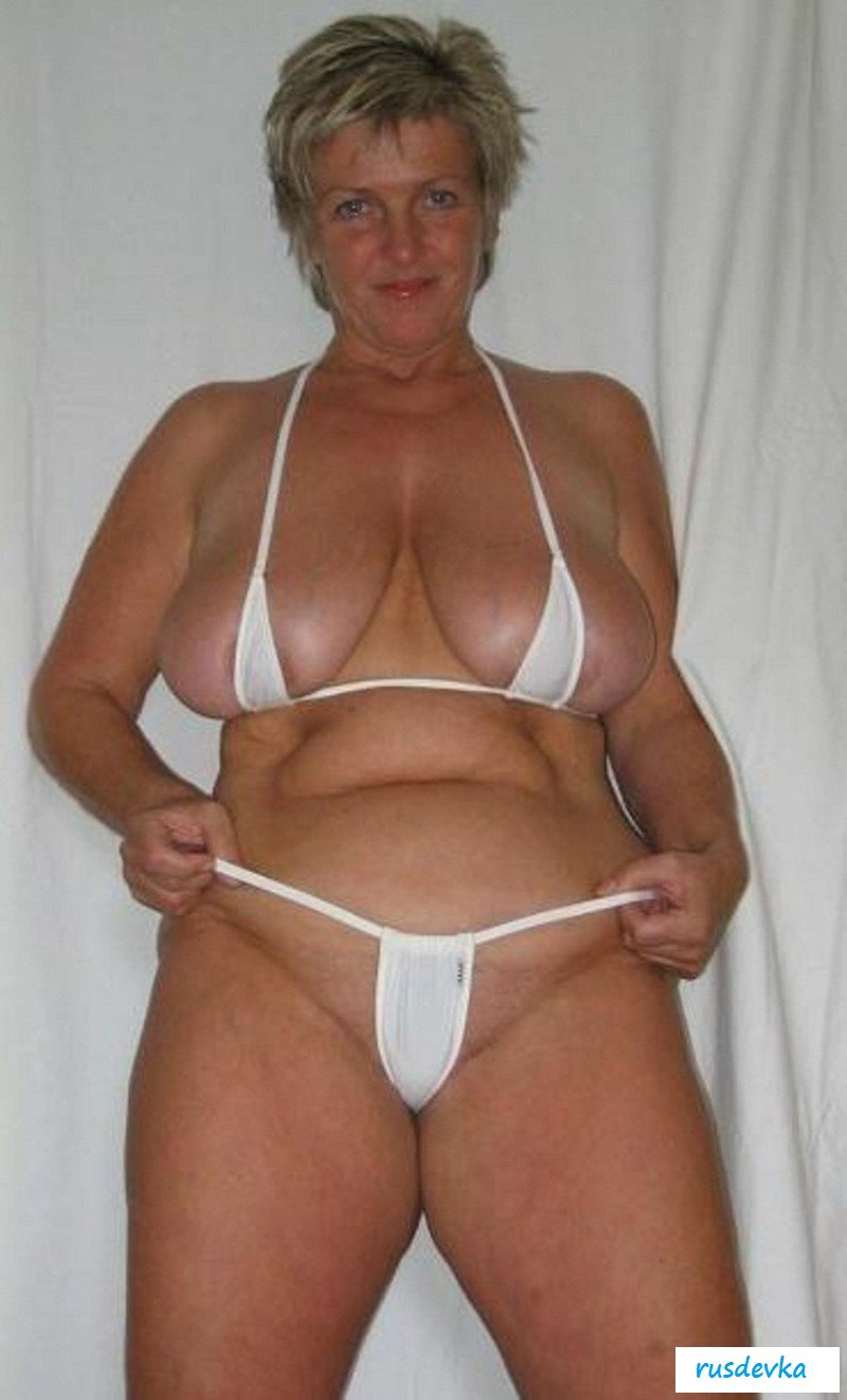 Мамочки в купальниках голые