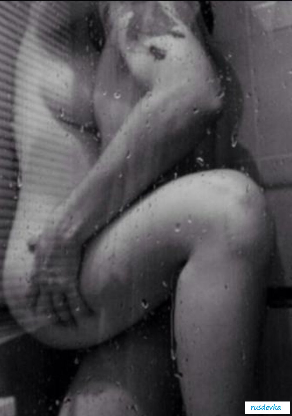 Дэни. Дэниелс. Порно. С душем